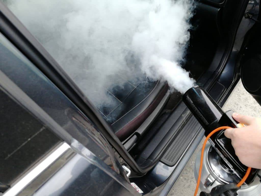 Запах выхлопных газов в салоне автомобиля ваз-2112, что делать?