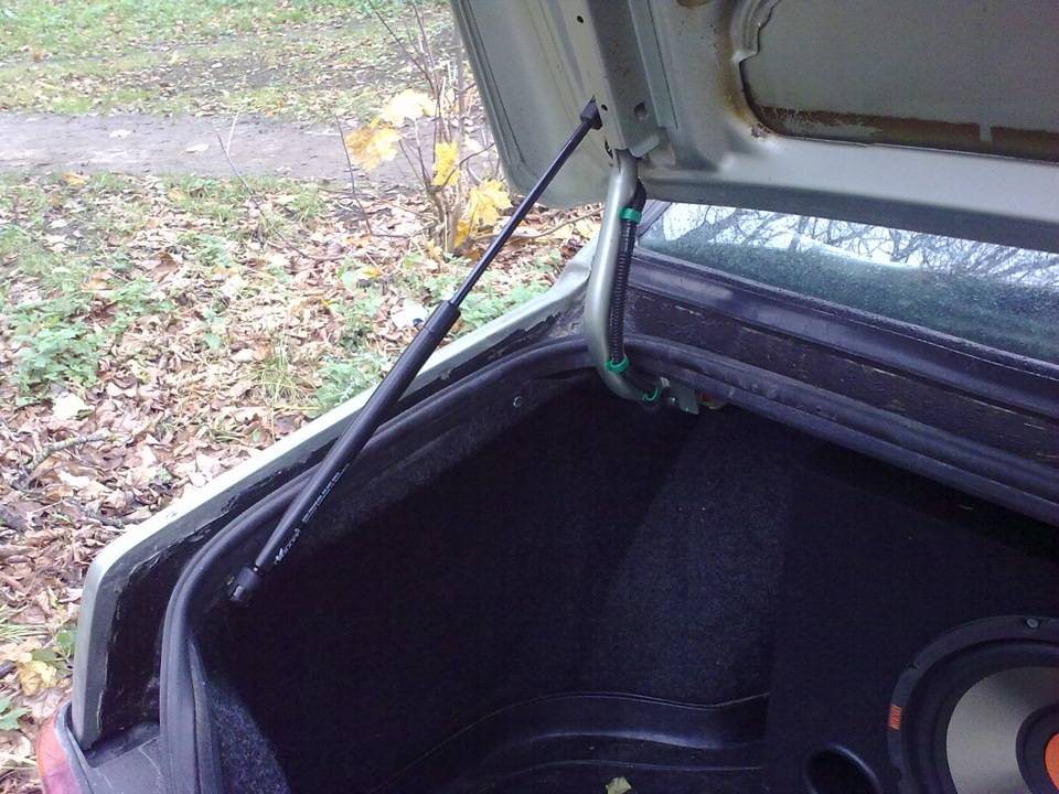 Неполадки с замком багажника на renault logan? устраняем сами его устройство