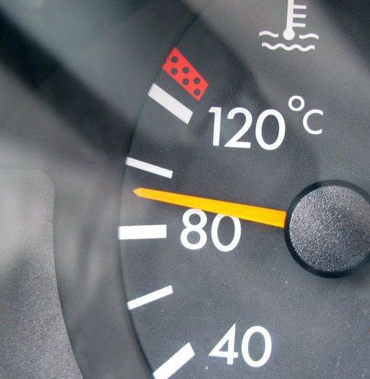 Температура двигателя автомобиля нормальная