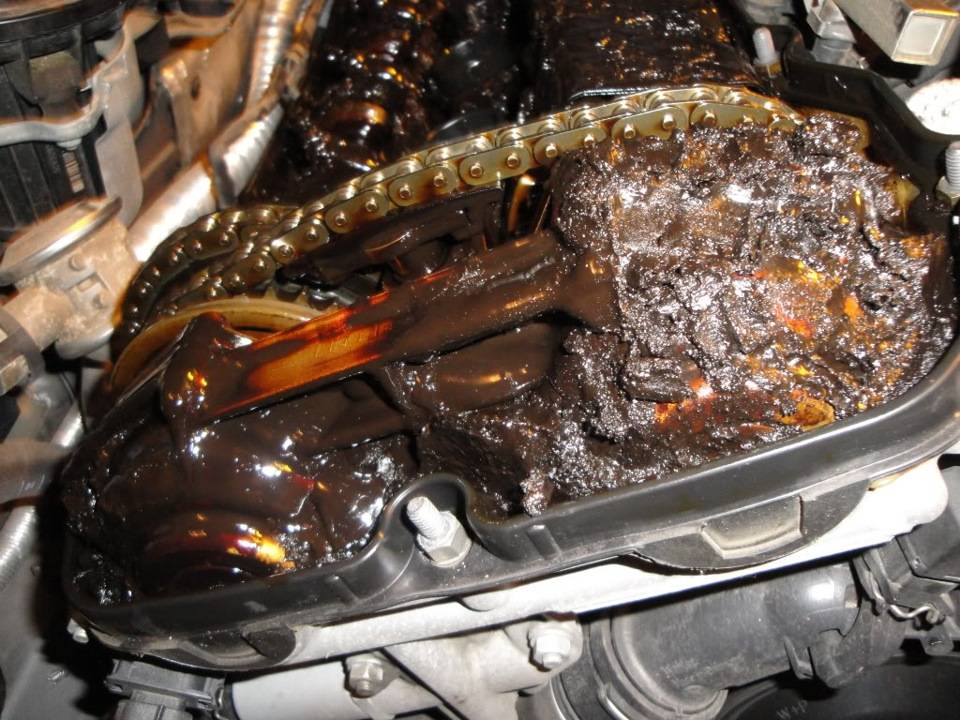 Уходит масло из двигателя: причины, советы по устранению проблемы