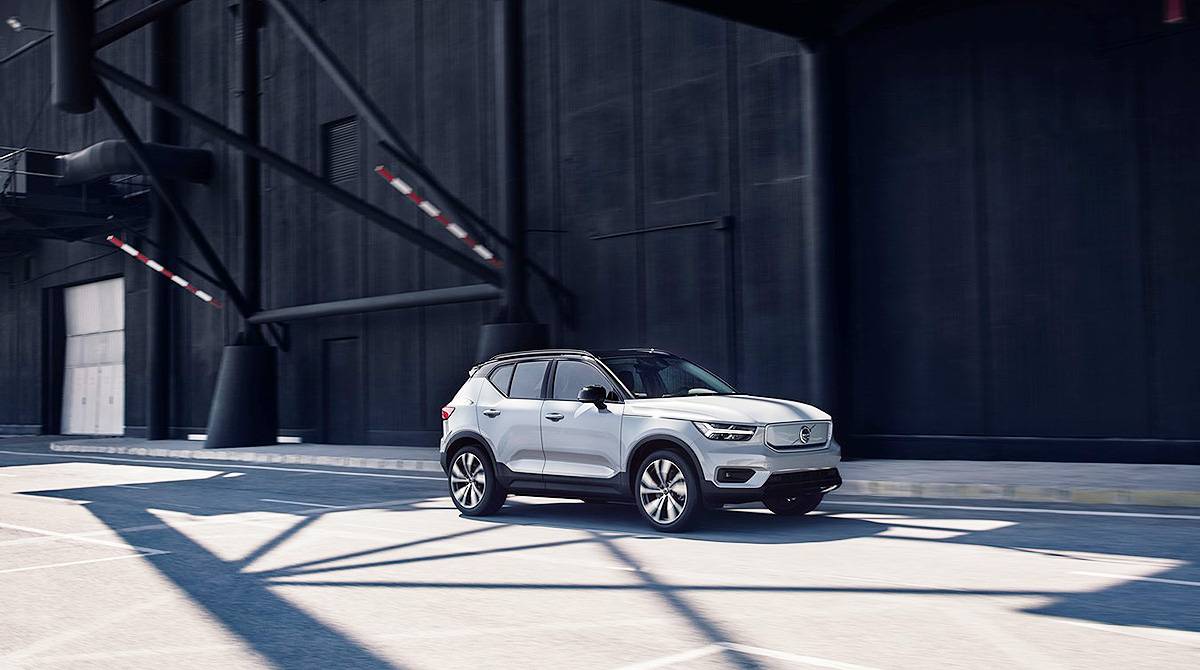 Volvo выпустила новый электромобиль — кроссовер-хэтчбек