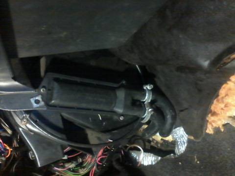 Меняем радиатор печки на ВАЗ-2114 без снятия панели (видео внутри)