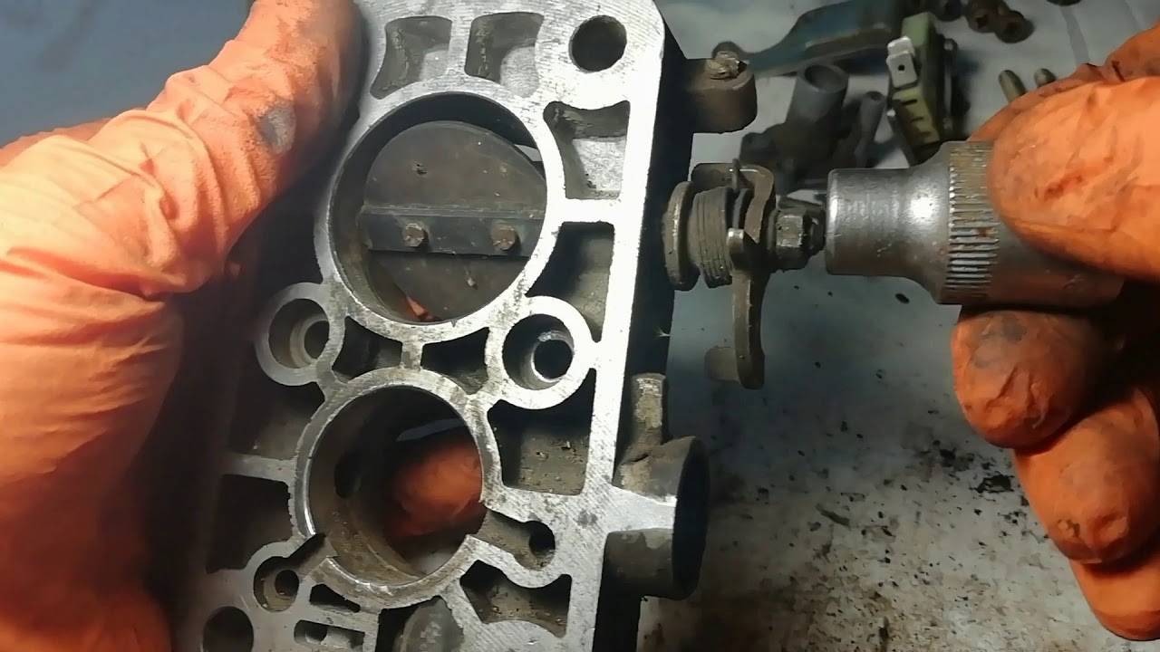 Как снять и произвести ремонт карбюратора на ваз 2106/2107