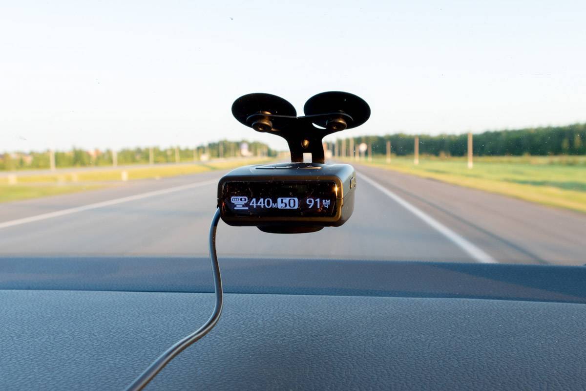 Как выбрать радар-детектор для автомобиля, какие параметры предпочесть? - полезные статьи на автодромо