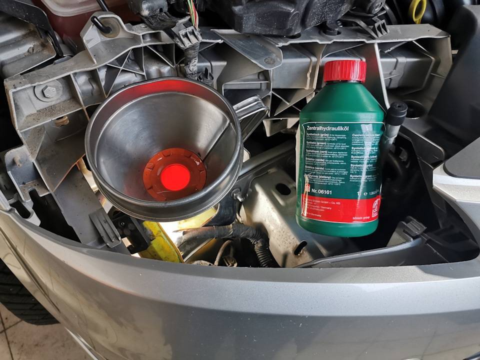 Замена жидкости гур: как поменять и долить масло в гидроусилитель руля, а также когда и в каких случаях это нужно делать