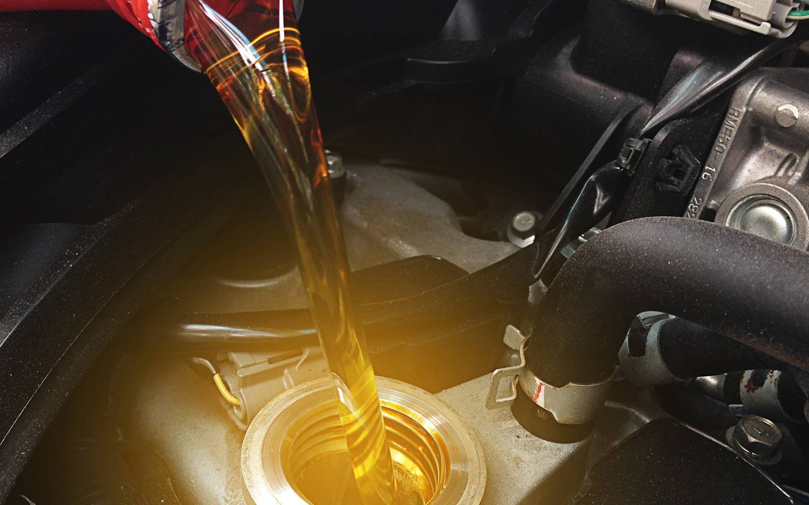 Через сколько менять масло в двигателе? выбор срока замены автомобильного масла