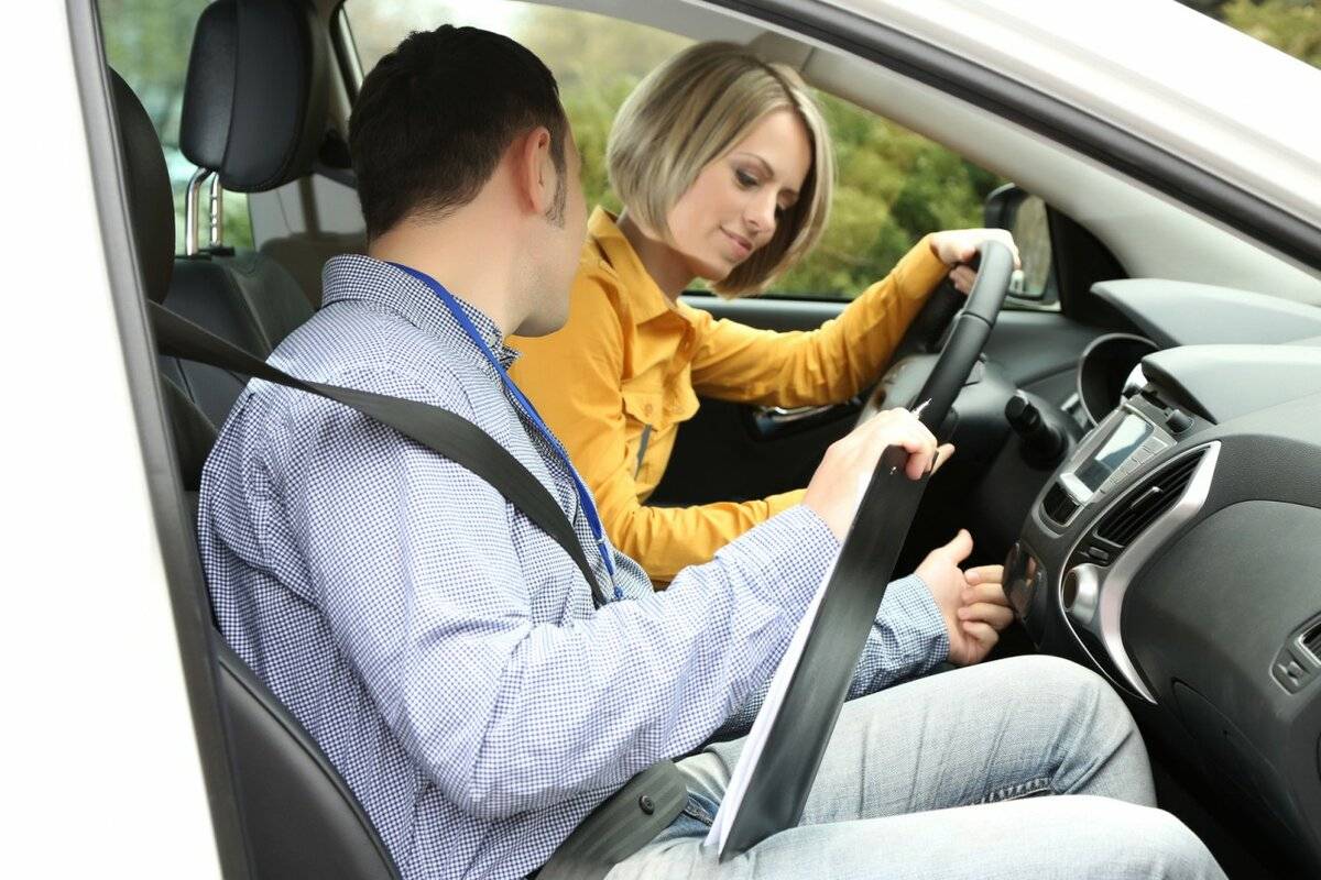 Как научиться водить машину женщине? сложно ли научиться водить машину на механической коробке передач? как самостоятельно научиться водить машину?