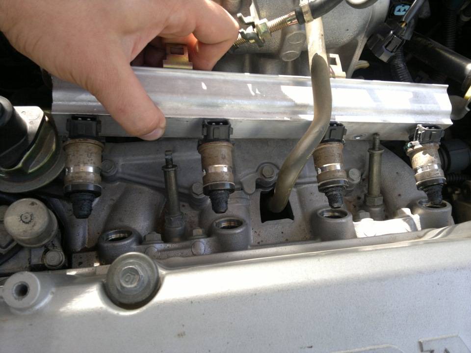 Инструкция: как проверить форсунки не снимая с двигателя и очистить их при необходимости