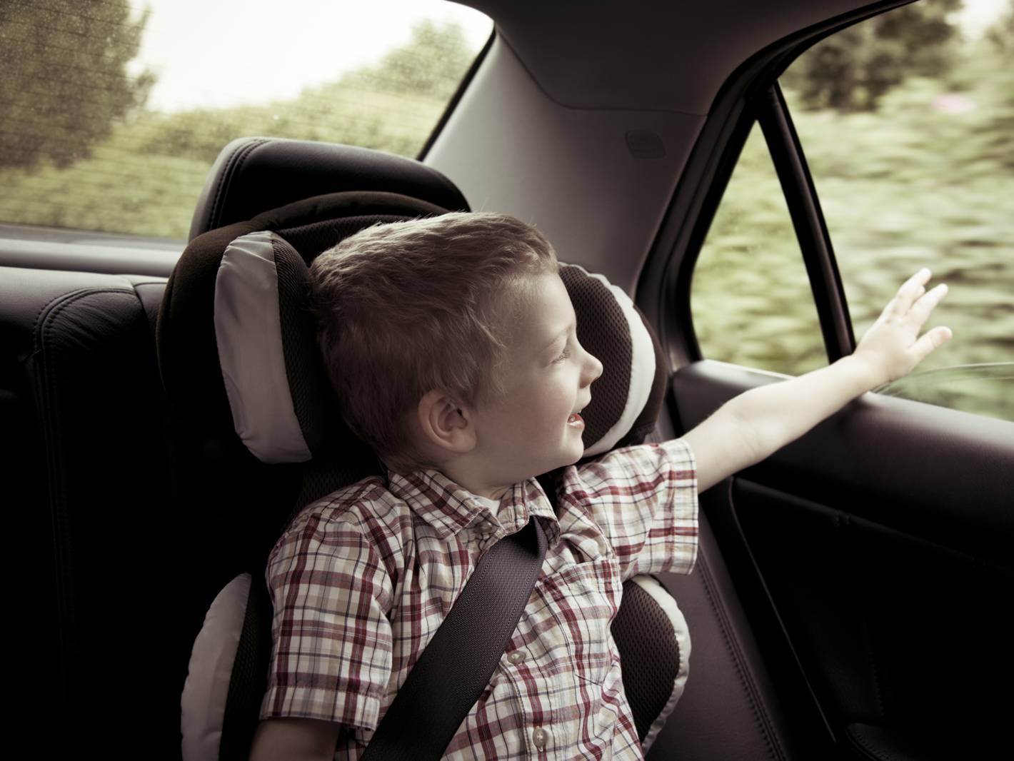 Удерживающие устройства для детей в автомобиле