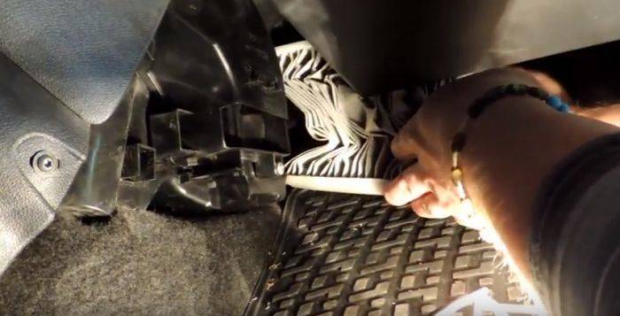 Как заменить воздушный фильтр на рено дастер своими руками: видео