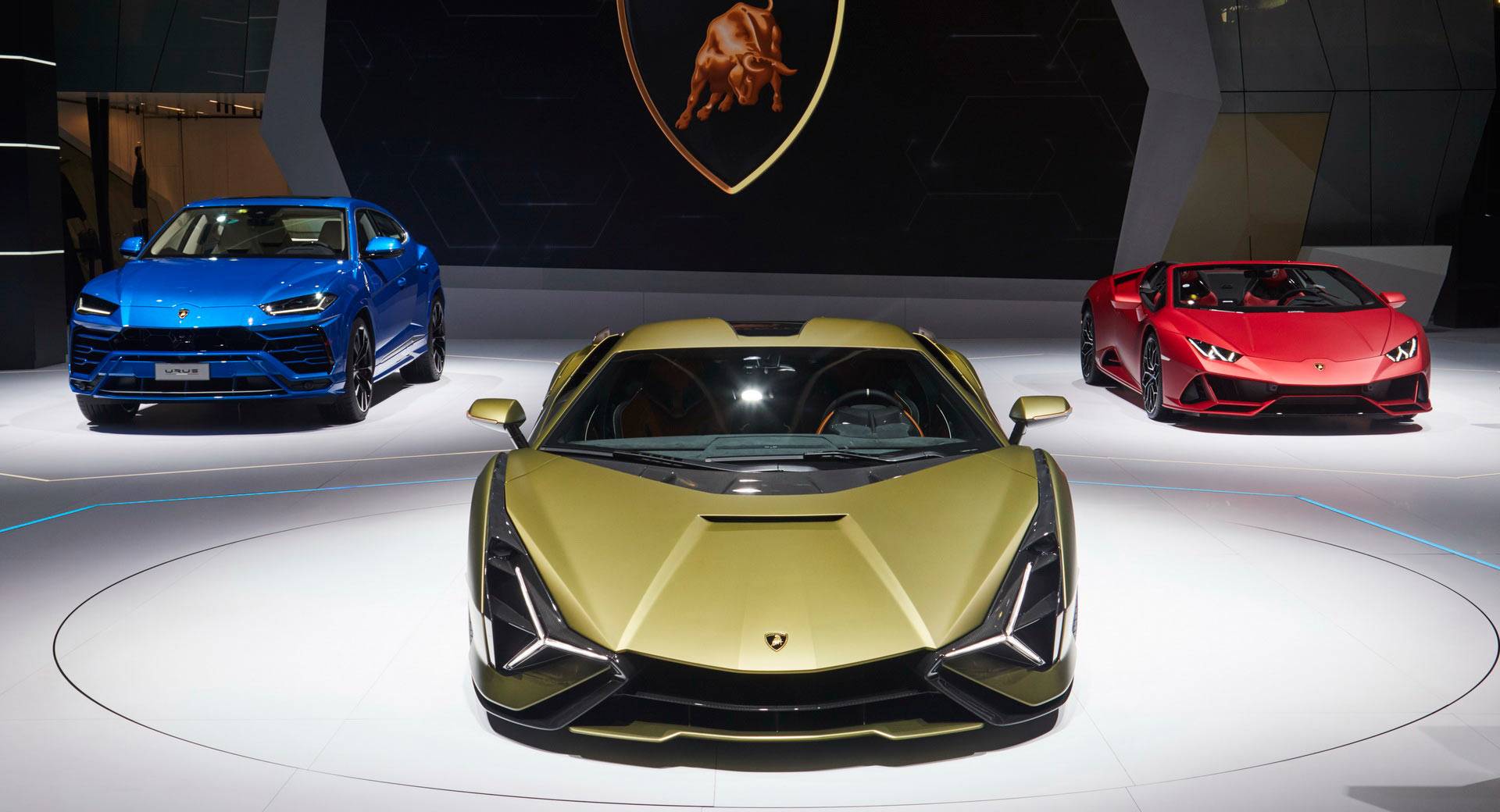 Lamborghini представила суперкар sian с гибридным двигателем
