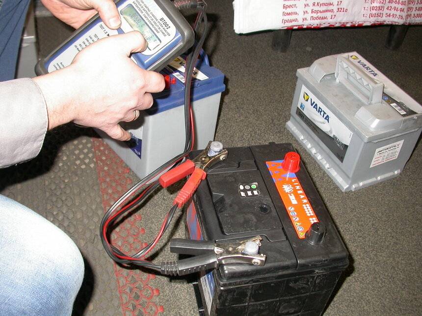 Как зарядить необслуживаемый аккумулятор автомобиля: пошаговая инструкция | ????⚡автомобильные аккумуляторы