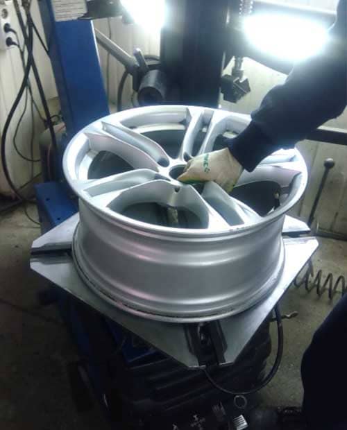 Ремонт и реставрация колесных дисков автомобиля своими руками + видео