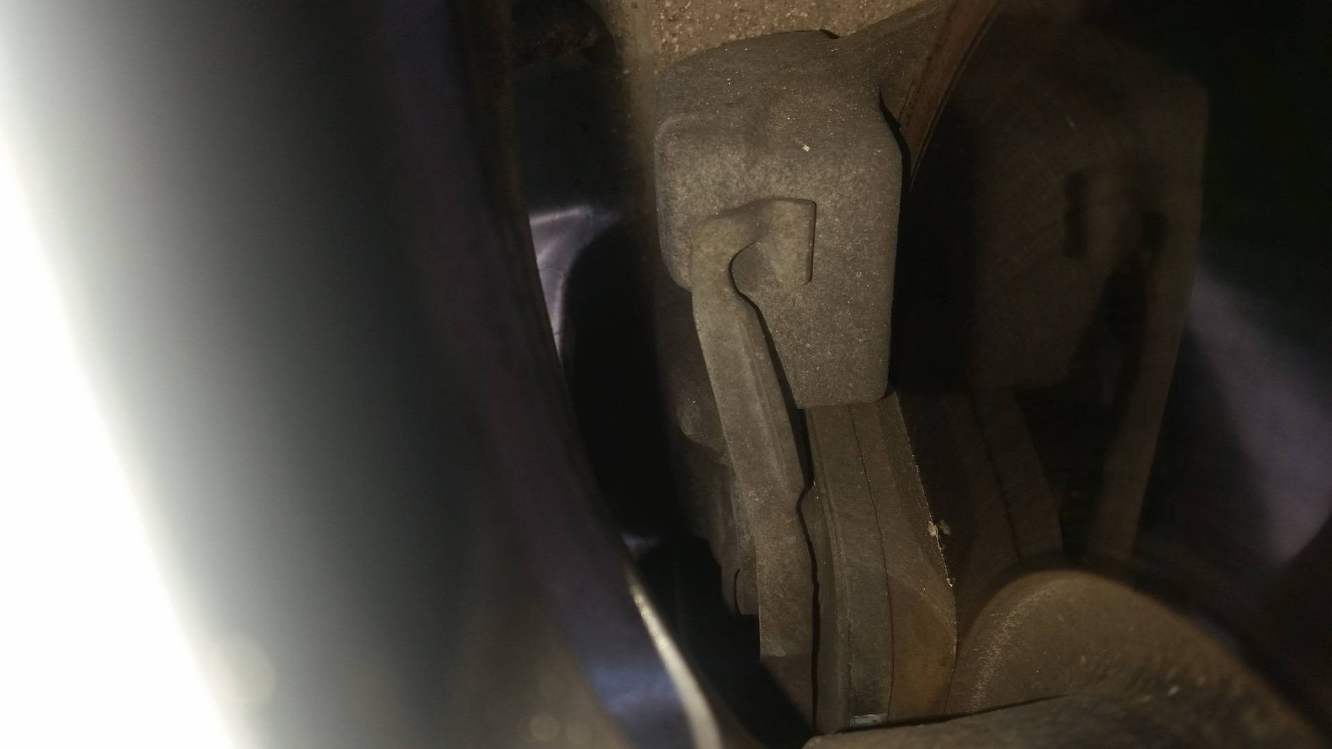 Замена задних и передних тормозных колодок форд фокус 2 (инструкция)