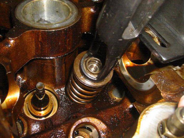 Поможет ли промывка двигателя, если стучат гидрокомпенсаторы?