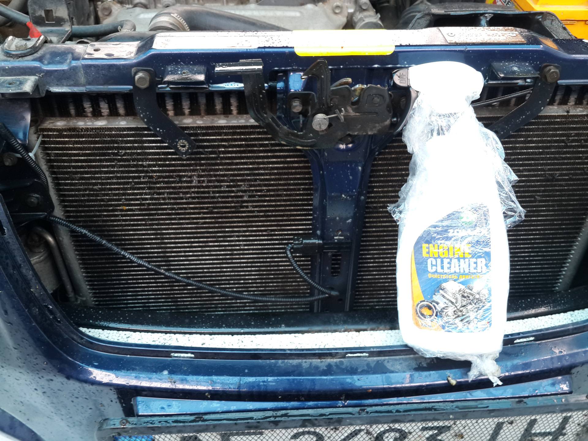 Почему нужно регулярно промывать радиатор охлаждения в машине