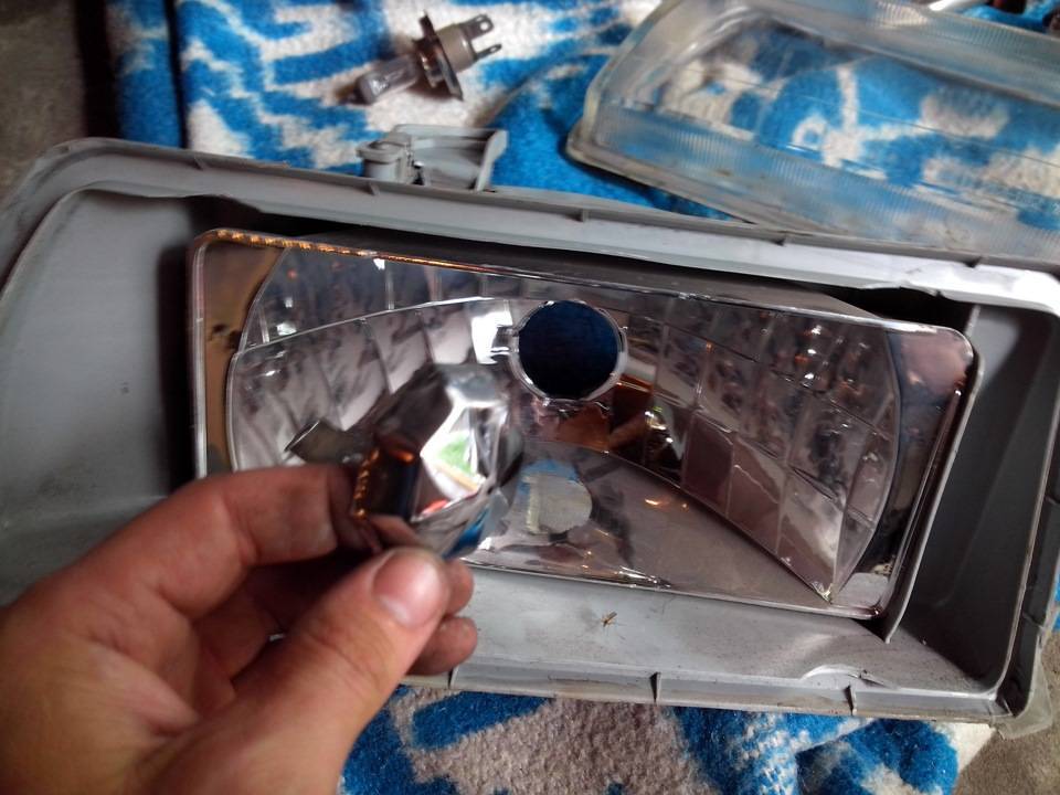 Демонтируем фару на ВАЗ-2110 для замена стекла самостоятельно