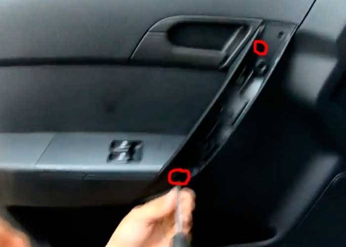 Как снять обшивку передней двери на шевроле нива: фото - за рулем