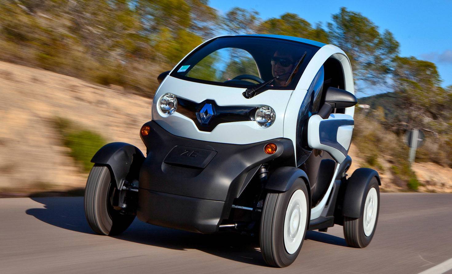 Renault перейдет на электромобили в европе к 2030 году