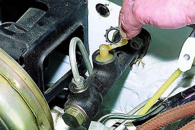 Неисправности главного тормозного цилиндра: проверка, ремонт