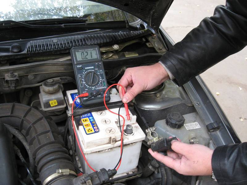 Как снимать аккумулятор с автомобиля? меры предосторожности, основные правила и советы - #окейдрайв