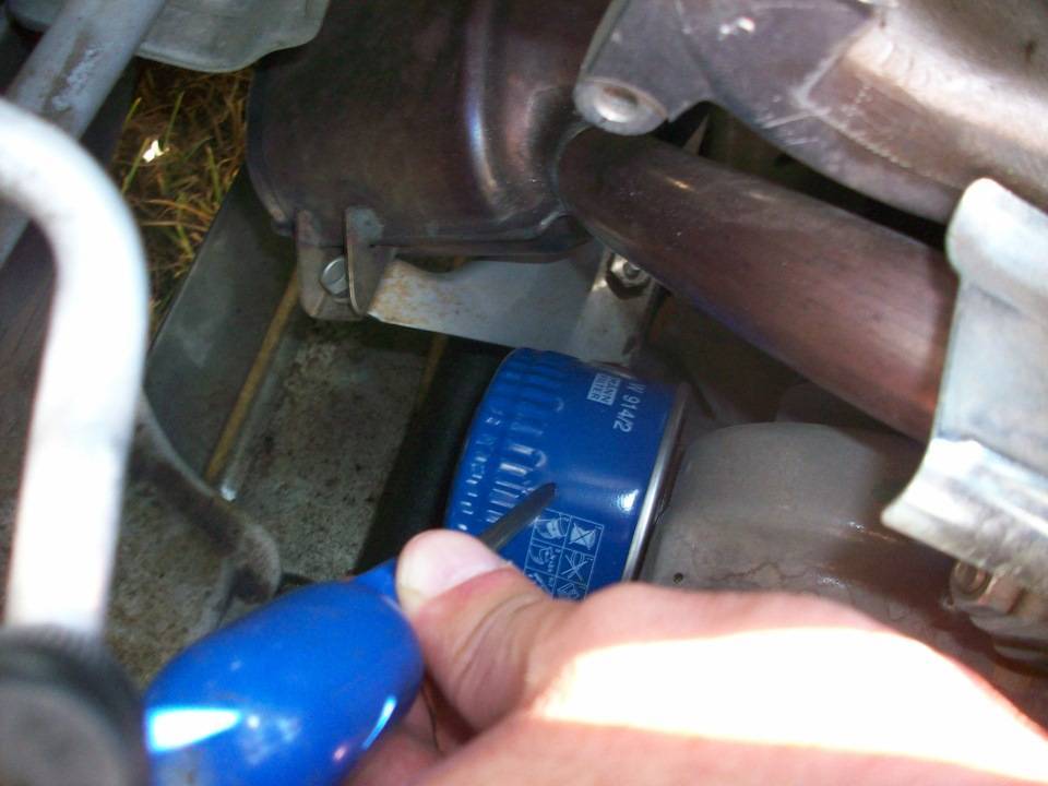 Замена масла в кпп и двигателе. какое заливать масло в лифтбек: советы мотористов сто
