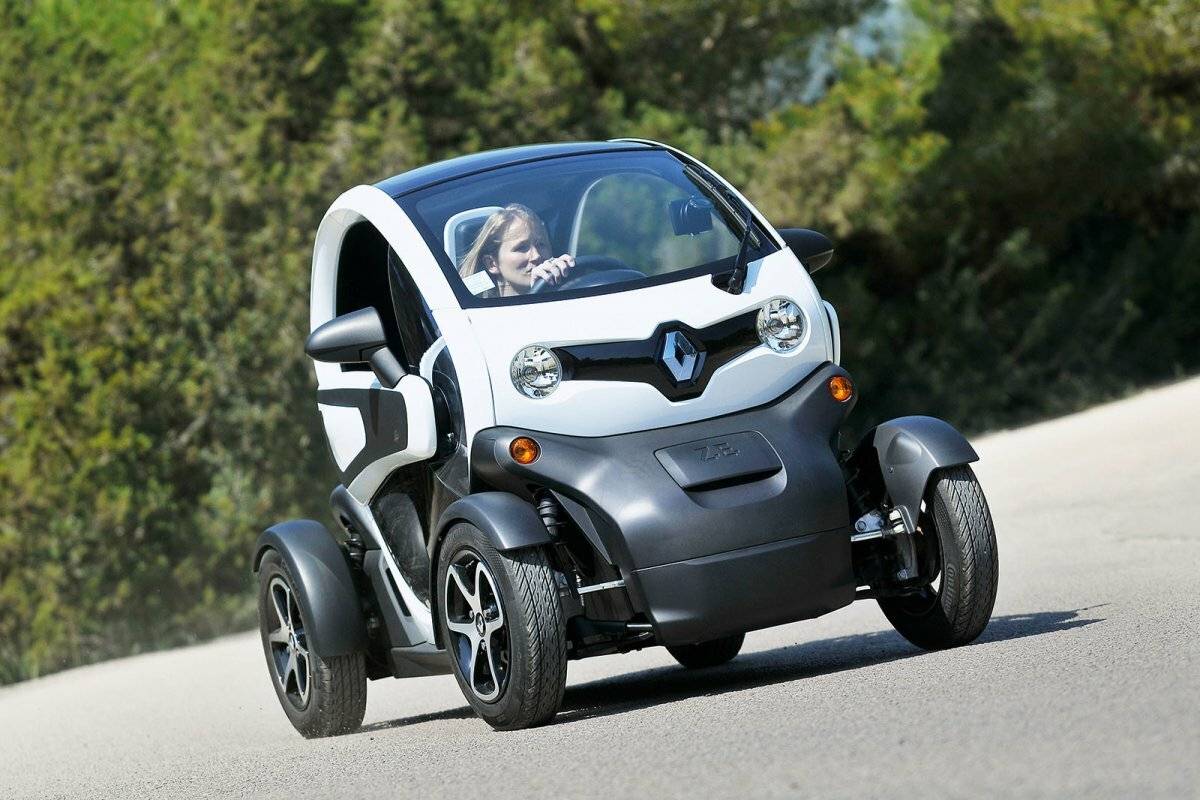 Renault перейдет на электромобили в европе к 2030 году