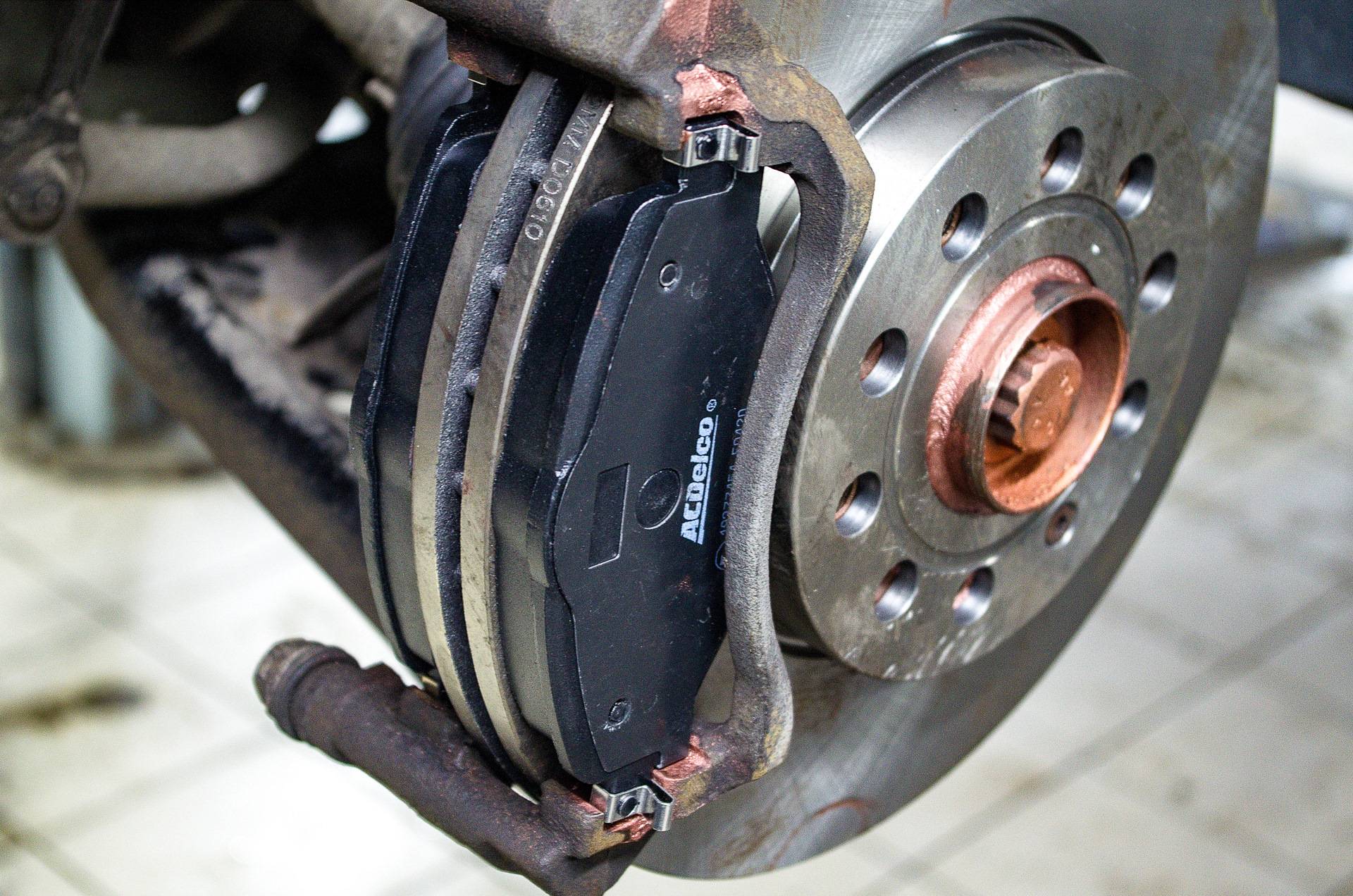 Замена тормозных дисков - как вернуть безопасность вашей машине?