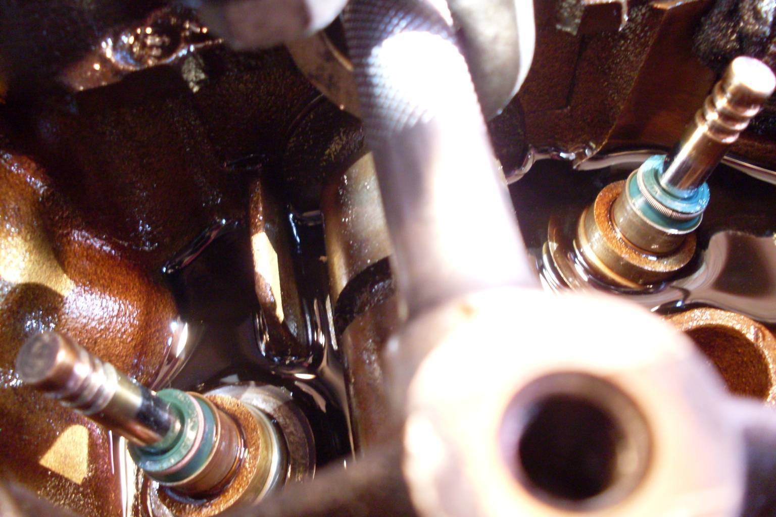 Как поменять маслосъёмные колпачки на ваз-2114 8 клапанов: видео