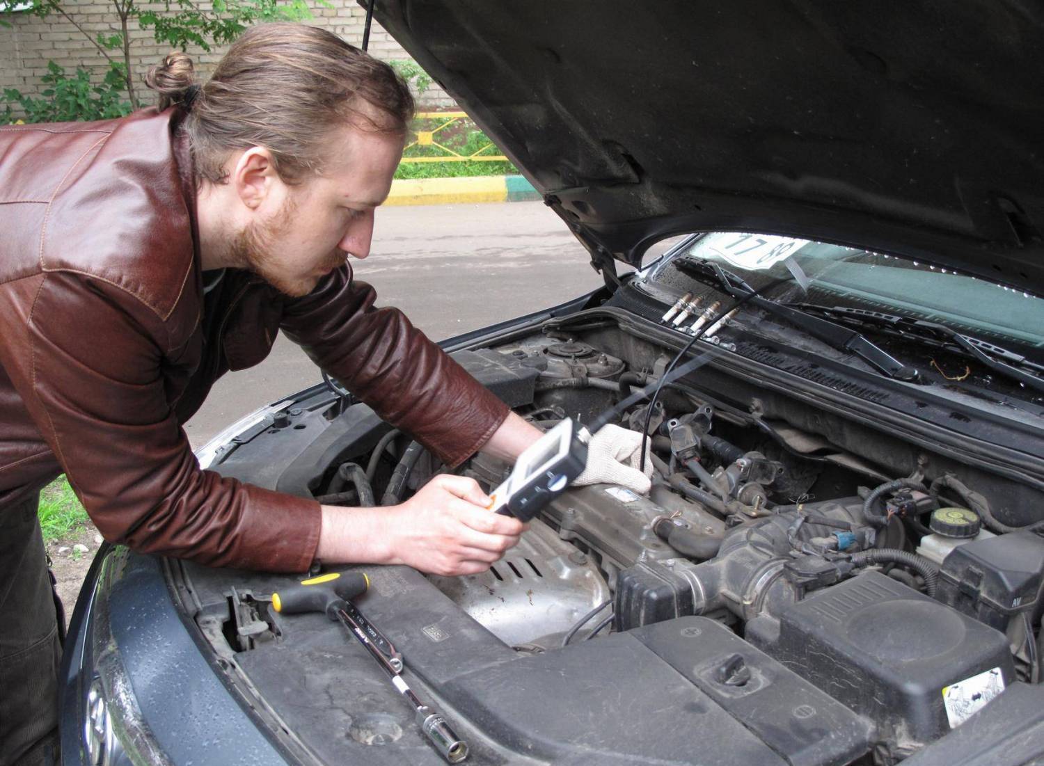 Как проверить двигатель при покупке подержанного автомобиля - полезные статьи на автодромо