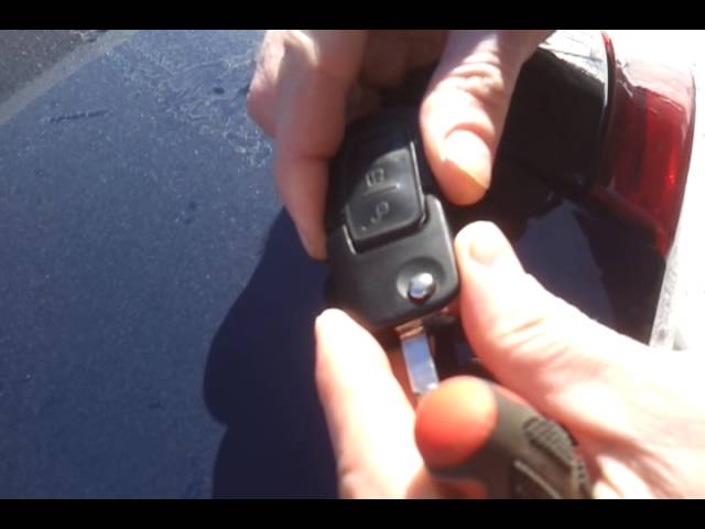 Как заменить батарейки в ключах от автомобилей форд фокус 2 и 3