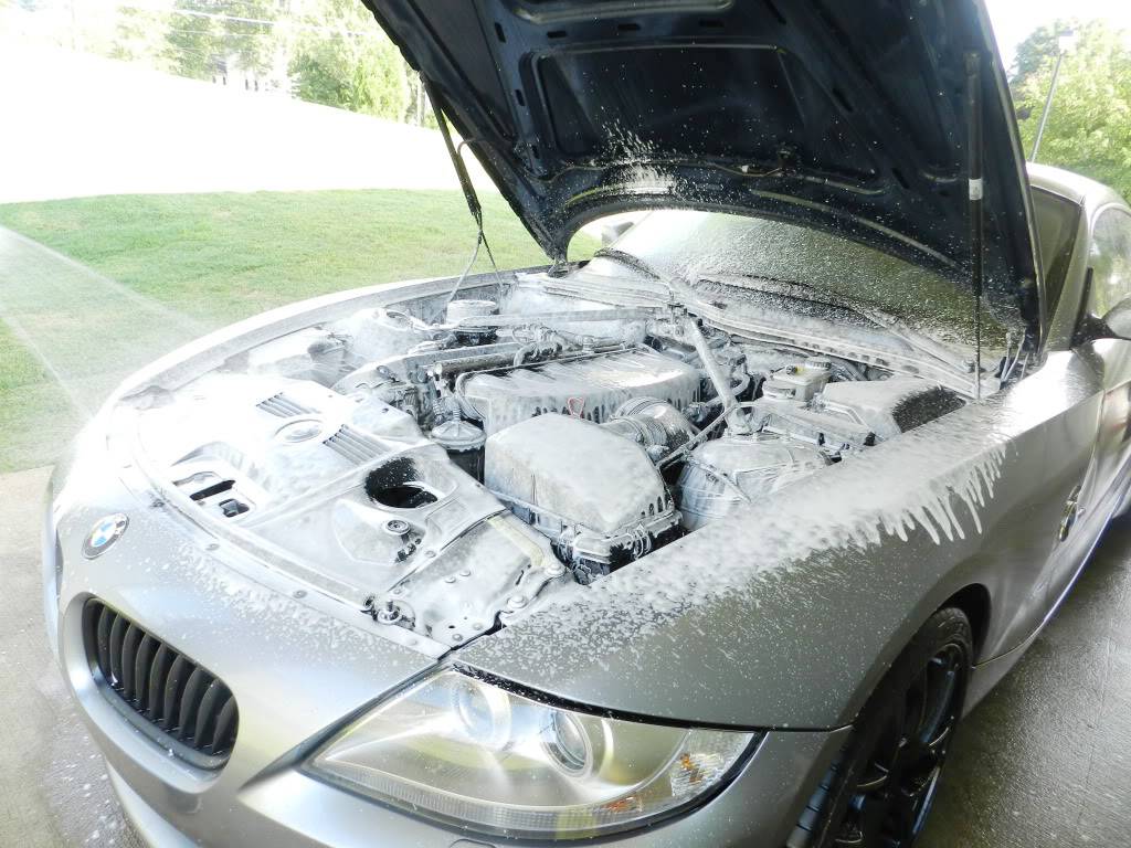 Как помыть двигатель автомобиля