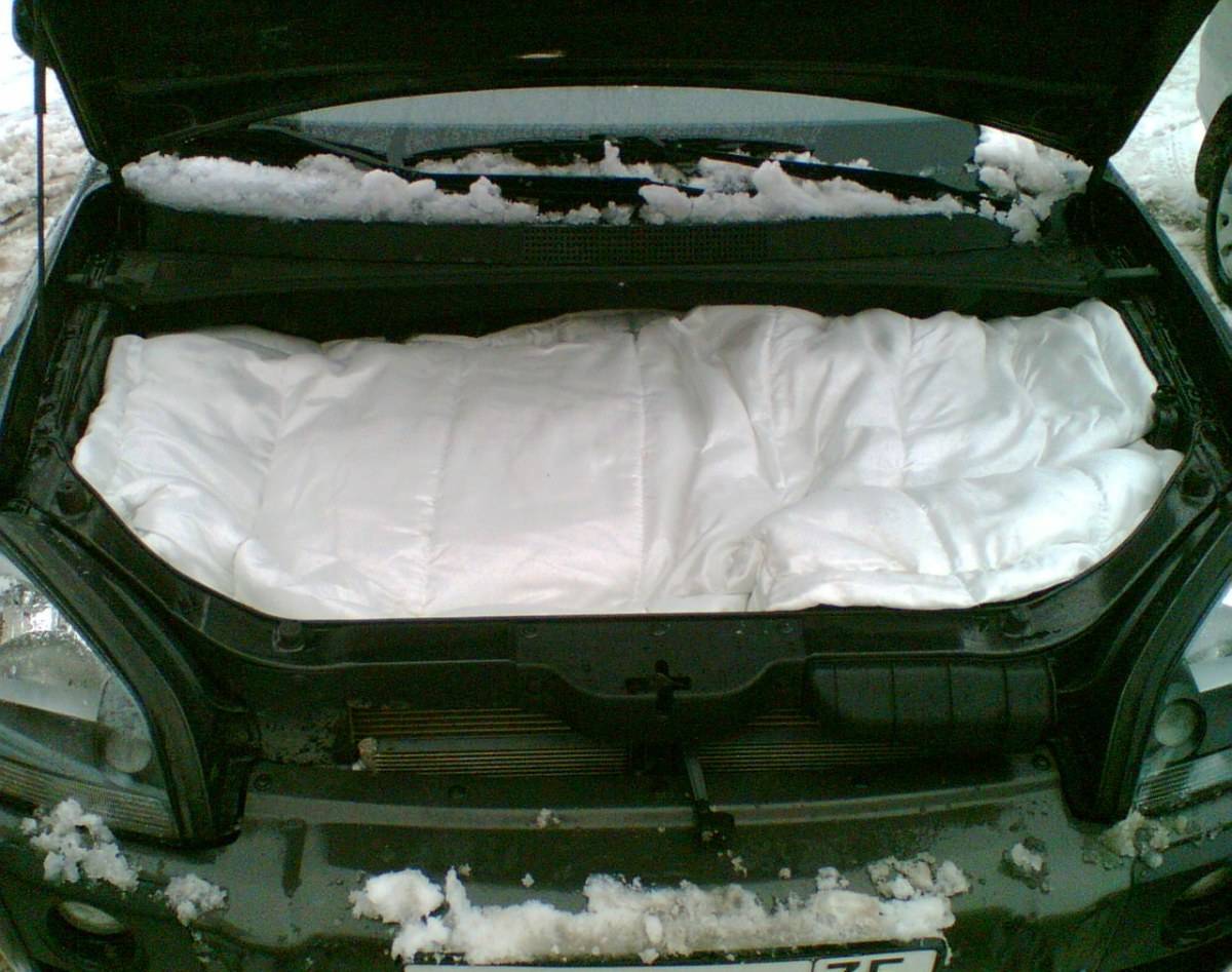 Зимний лайфхак: можно ли закрывать радиатор автомобиля зимой и для чего это нужно?
