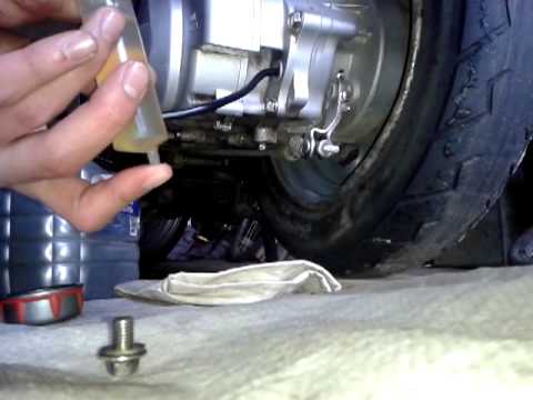 Как заменить моторное масло на скутере