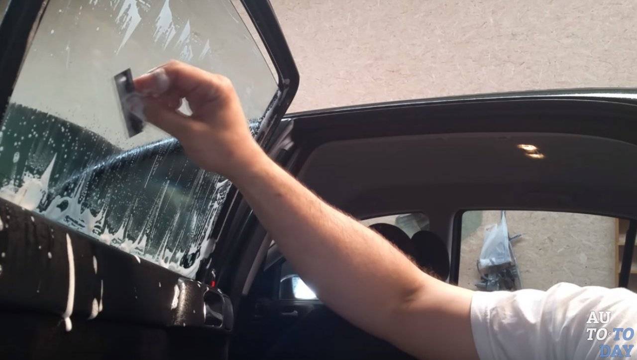 Тонировка стекол автомобиля - как затонировать переднее (лобовое), боковые и заднее автостекло своими руками | dorpex.ru