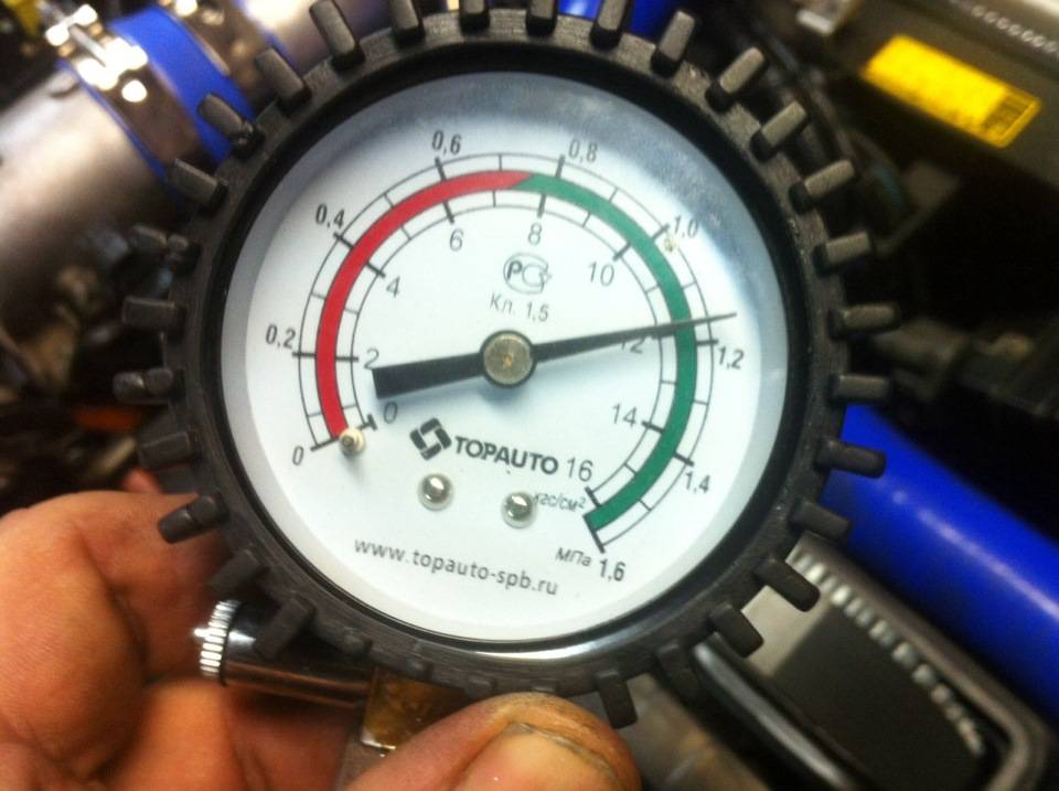 Как измерить компрессию двигателя без компрессометра и с ним