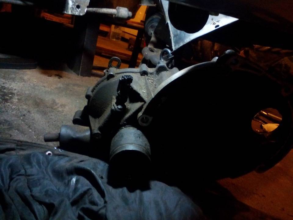Замена вилки сцепления на автомобилях ваз 2106-07, 2110-2112