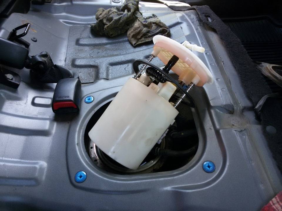 Где находится и как заменить топливный фильтр в автомобиле, 5 советов при выборе фильтра