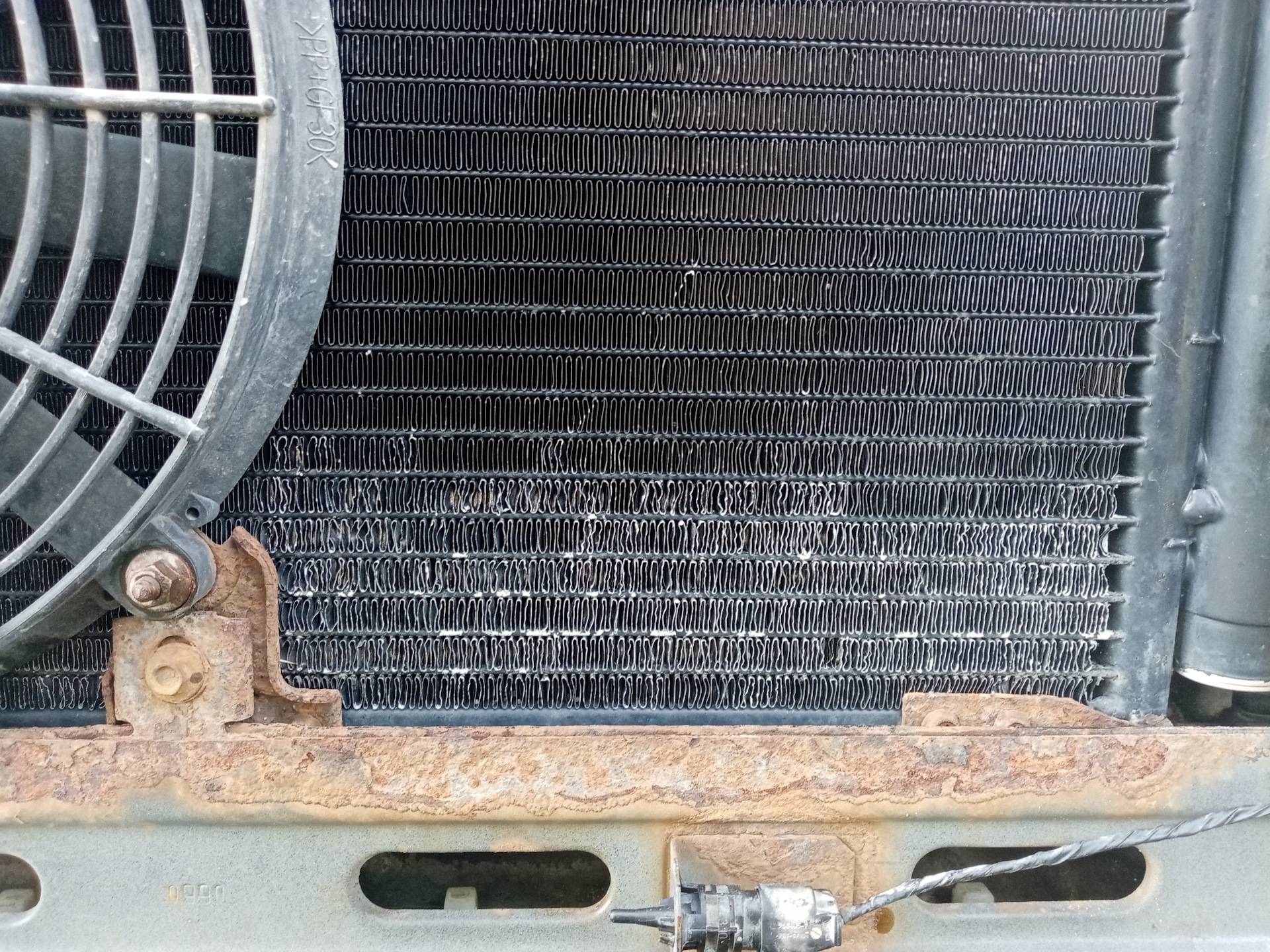 Течет радиатор: в чем причина, как обнаружить и устранить течь радиатора автомобиля?