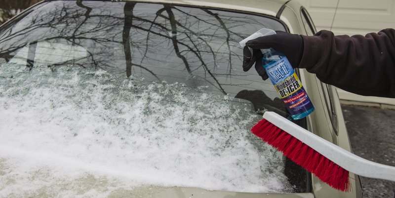 Как защитить автомобильные стекла от замерзания