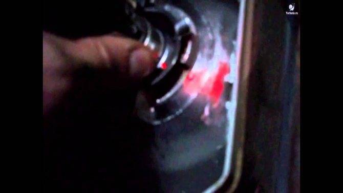 Меняем лампочку ближнего света на ВАЗ-2114 своими руками: видео и инструкция
