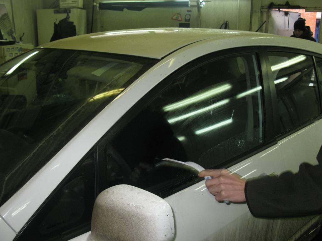 Тонировка напылением – технология для затемнения автомобильных стекол