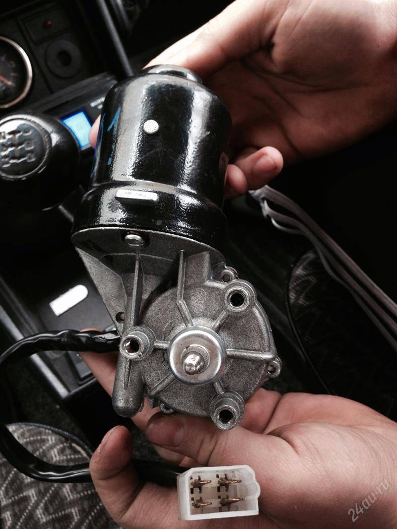 Характеристика моторчика стеклоочистителя, руководство по ремонту и замене механизма