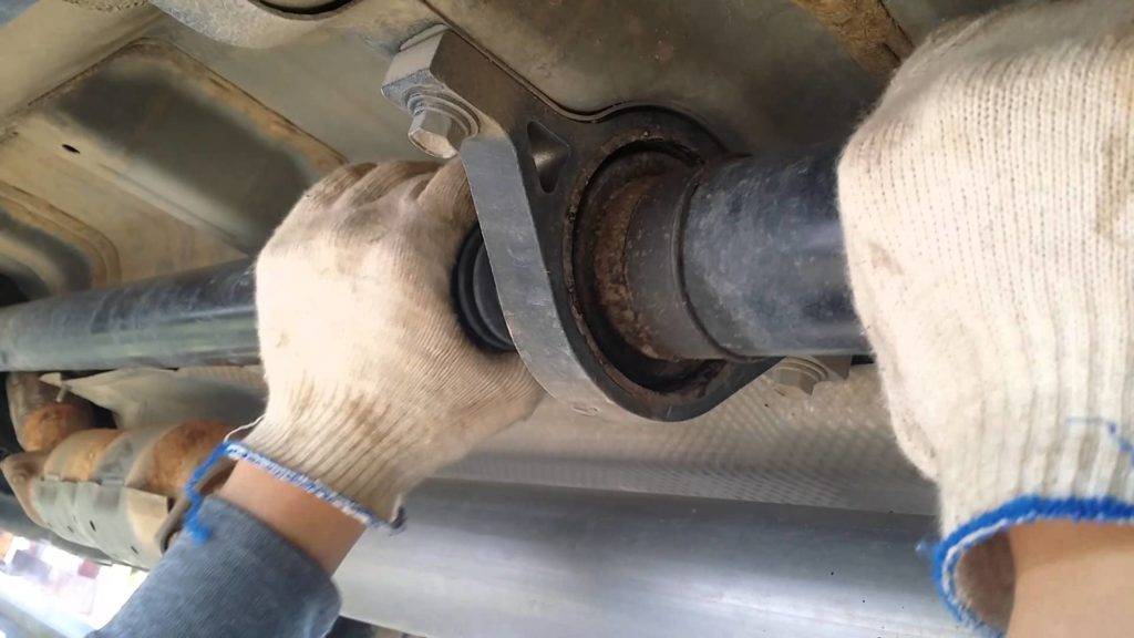 Подшипник подвесной карданного вала: замена, диагностика, ремонт