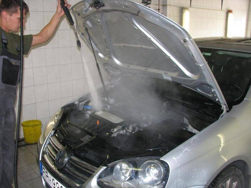 Можно ли мыть двигатель автомобиля керхером