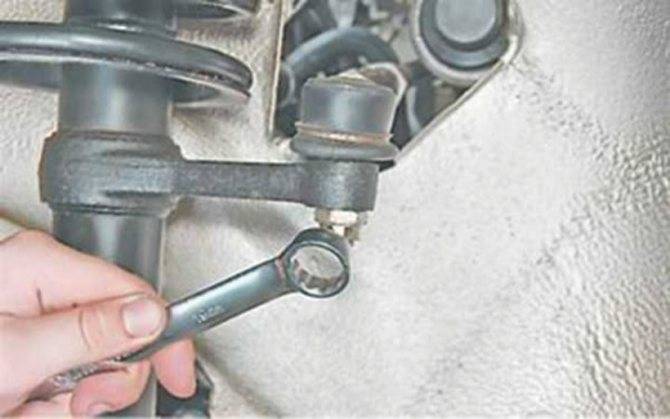 Снятие и замена рулевых наконечников на ВАЗ-2114 своими руками: видео внутри