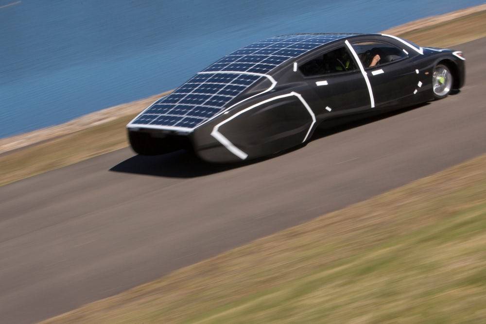 Автомобиль на солнечных батареях: миф или реальность