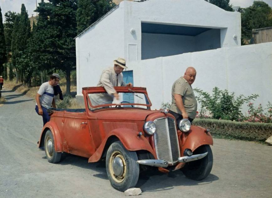 Ретроавтомобиль из «Операция Ы» и еще 4 машины, которые стали украшением любимых советских фильмов