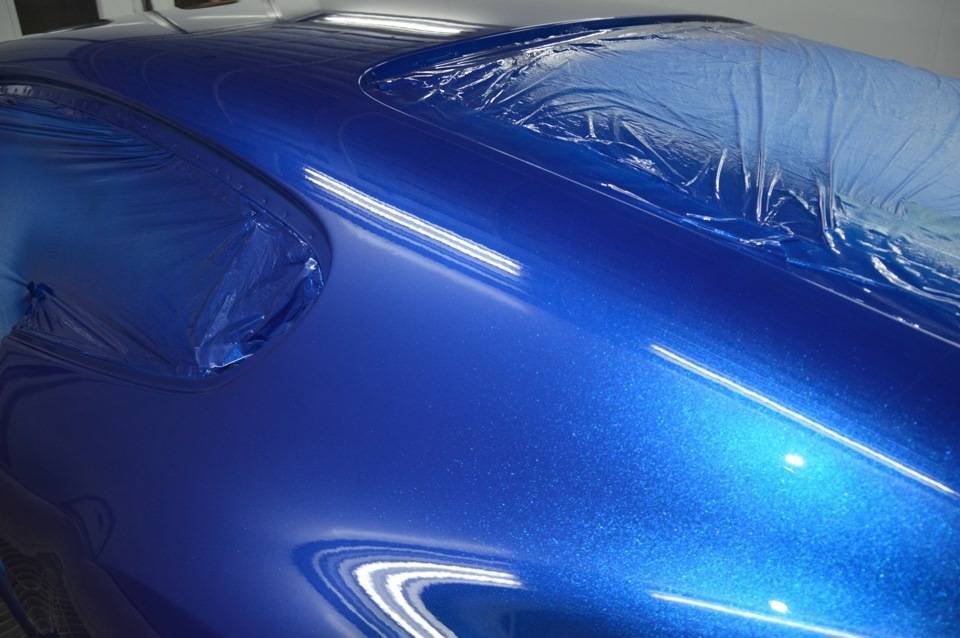 Покраска автомобиля металликом: необходимые материалы и технология