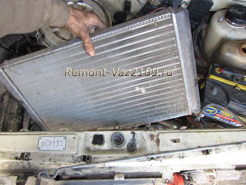 Меняем радиатор охлаждения двигателя на ВАЗ-2114 своими руками: снятие и замена